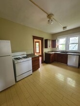 401 1/2 W Vine St in Champaign, IL - Building Photo - Building Photo