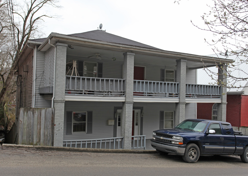 107 Joseph Ave in Williamson, WV - Foto de edificio