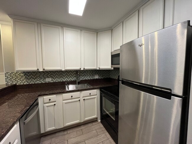 1811 Four Lakes Ave in Lisle, IL - Building Photo - Building Photo