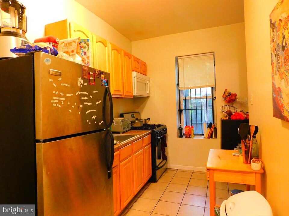 2025 N Gratz St in Philadelphia, PA - Building Photo