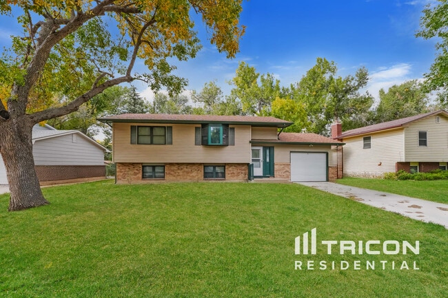 property at 1006 De La Vista Pl