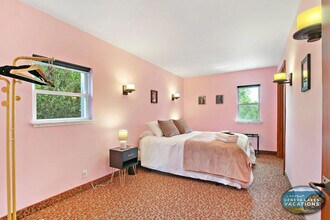 433 Broad St in Lake Geneva, WI - Foto de edificio - Building Photo