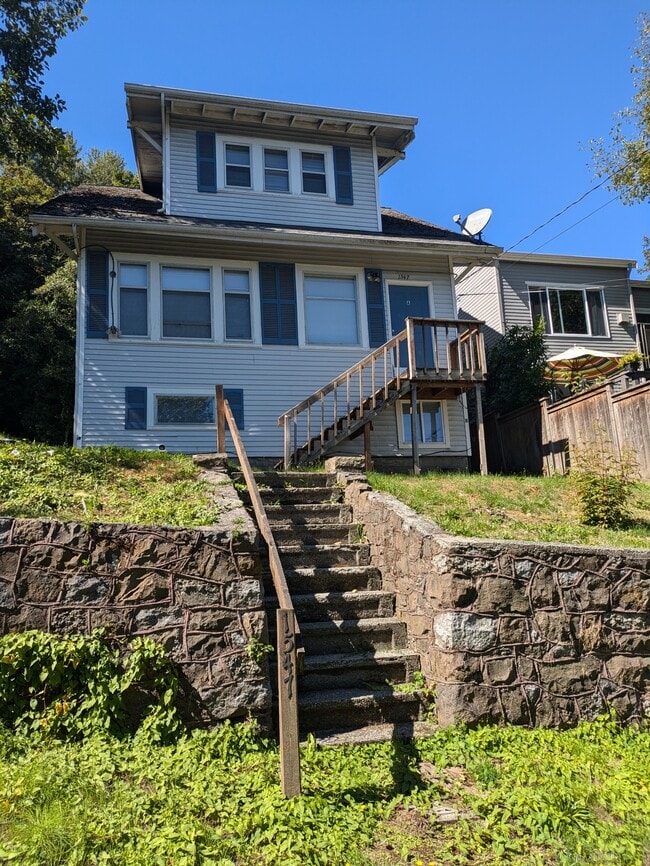 1547 Sturgus Ave S in Seattle, WA - Building Photo - Building Photo