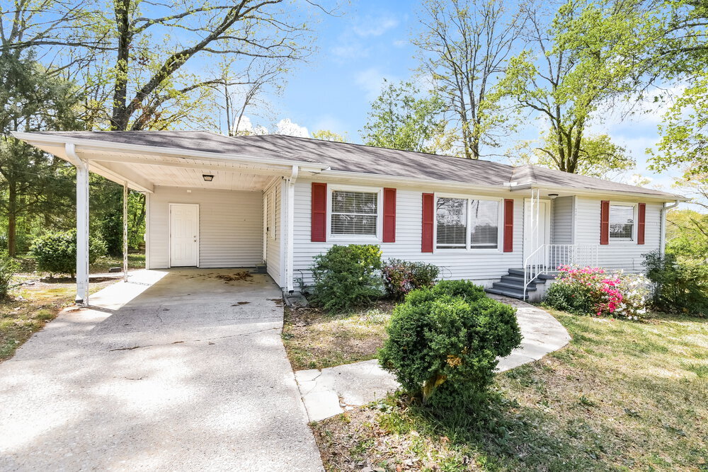 241 22nd Ave NE in Center Point, AL - Building Photo
