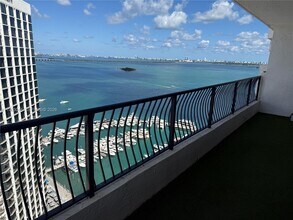555 NE 15th St, Unit 29G in Miami, FL - Foto de edificio - Building Photo