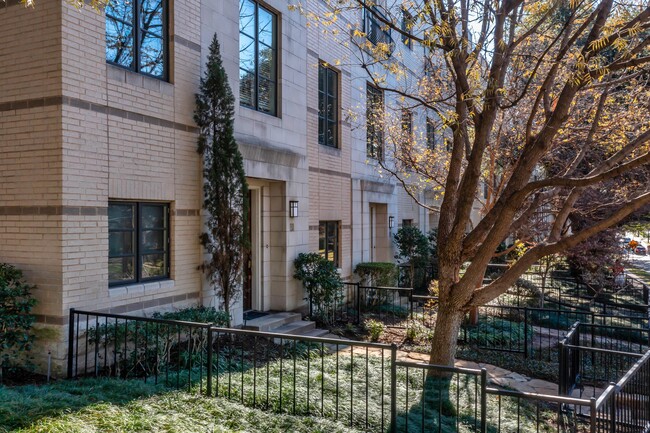 Vine Townhomes in Dallas, TX - Foto de edificio - Building Photo