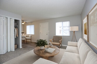 Sage Creek Apartments in Aurora, CO - Building Photo - Building Photo