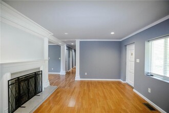 3364 Canary Lake Dr NW in Duluth, GA - Foto de edificio - Building Photo