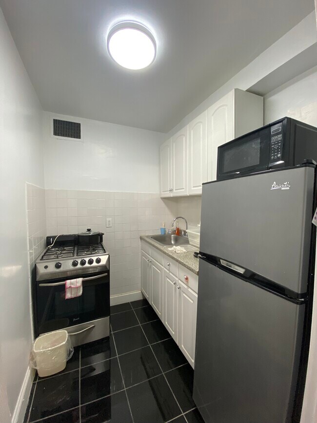 property at 321 E 48th St