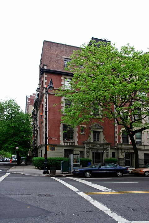 621 West End Ave in New York, NY - Building Photo