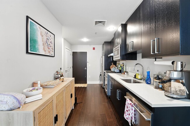 1100 Maxwell Ln in Hoboken, NJ - Building Photo - Building Photo