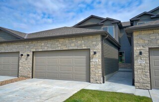 6957 Serpentine Dr in Lincoln, NE - Building Photo