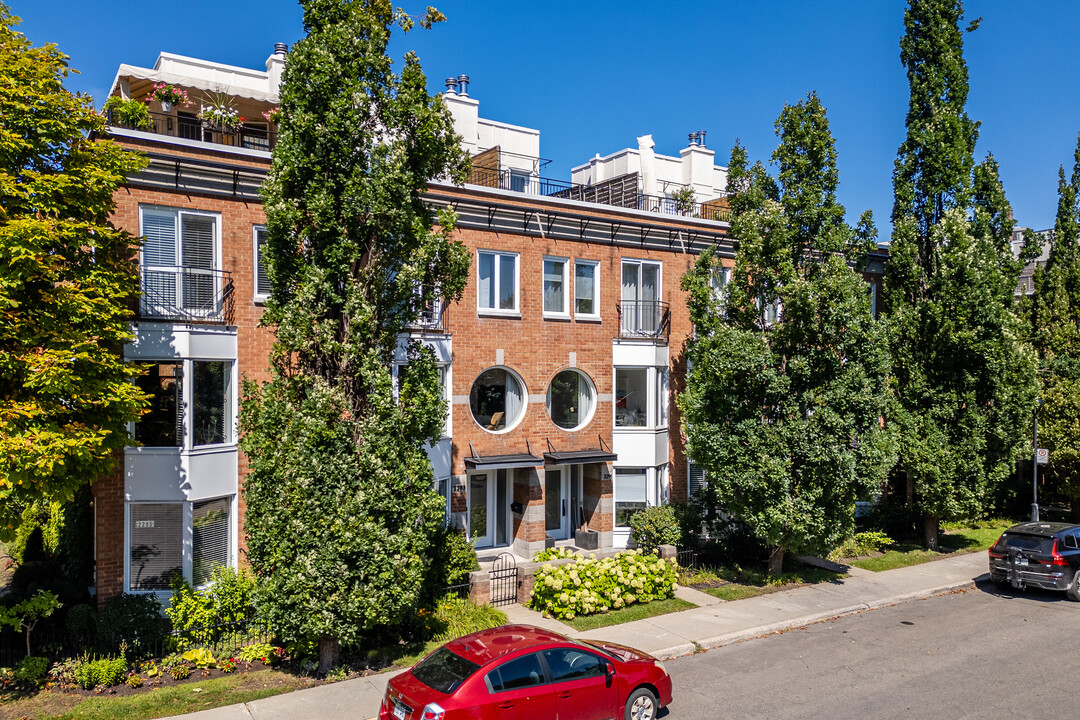 2265 Sainte-Cunégonde Rue in Montréal, QC - Building Photo