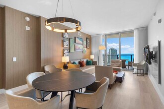 4111 S Ocean Dr in Hollywood, FL - Building Photo - Building Photo