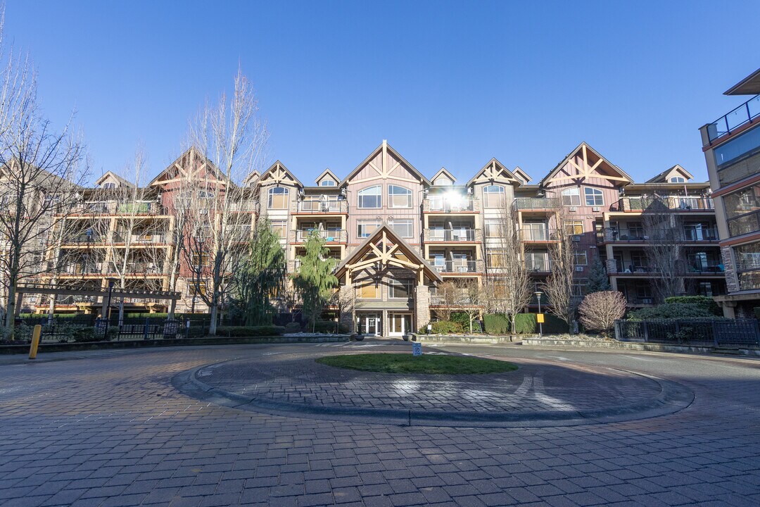 8328 207A St in Langley, BC - Building Photo