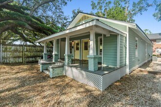 114 NW 9th St in Gainesville, FL - Building Photo - Building Photo