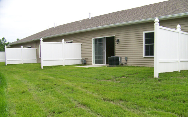 Grandview Townhomes in Alden, NY - Building Photo - Building Photo