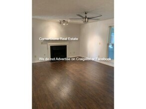 1833 Sardonyx Rd in Fayetteville, NC - Foto de edificio - Building Photo