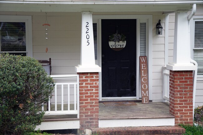2205 Fullwood Pl in Raleigh, NC - Building Photo - Building Photo