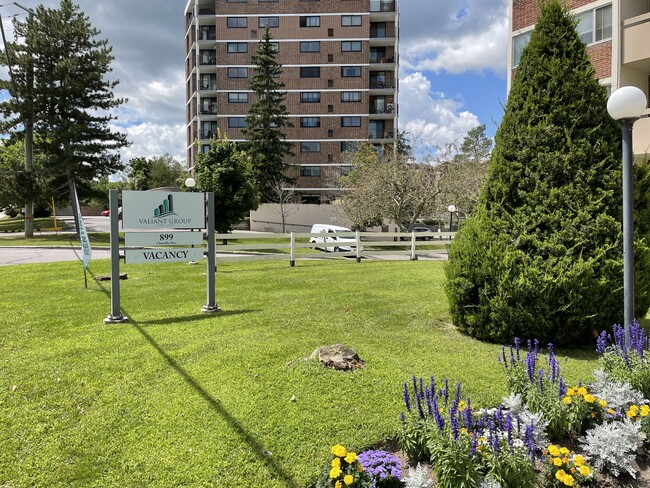 Kawartha Place in Peterborough, ON - Building Photo - Building Photo