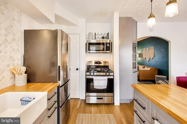 1766 E Street NE Unit in Washington, DC - Foto de edificio - Building Photo