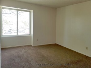 10702 E Exposition Ave in Aurora, CO - Building Photo - Building Photo