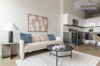 1313 W Randolph St in Chicago, IL - Building Photo - Building Photo