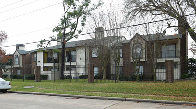 Greenbriar Park North in Houston, TX - Building Photo - Building Photo