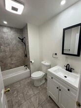 105 Rosa Parks Blvd in Paterson, NJ - Foto de edificio - Building Photo