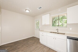 3417 Little Beth Ct in Decatur, GA - Building Photo - Building Photo