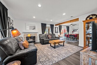1298 Rachel Cir in Escondido, CA - Building Photo - Building Photo