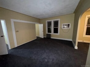 40-13 201st St in Queens, NY - Building Photo - Building Photo