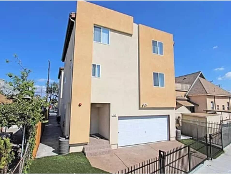 338 E 36th St, Unit Five br 4 bath 4 parking in Los Angeles, CA - Foto de edificio