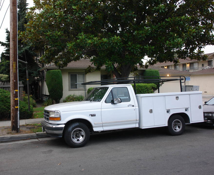 562 Columbia Ave in Sunnyvale, CA - Building Photo