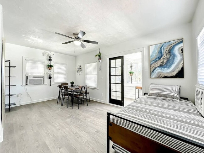 property at 1829 Hollenbeck Dr