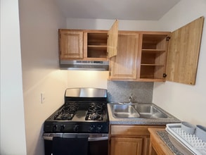2819 21st Ave, Unit 2 in Astoria, NY - Foto de edificio - Building Photo