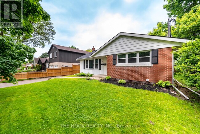 866 Regent Dr in Oshawa, ON - Building Photo - Building Photo