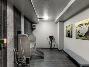 Lyra on McKinney in Dallas, TX - Foto de edificio - Building Photo