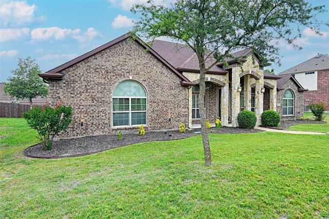 1017 Regal Bluff Ln in Desoto, TX - Building Photo - Building Photo