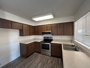 4804 W Juniper Ave in Glendale, AZ - Building Photo - Building Photo