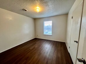 920 N Leverett Ave, Unit 817 in Fayetteville, AR - Foto de edificio - Building Photo