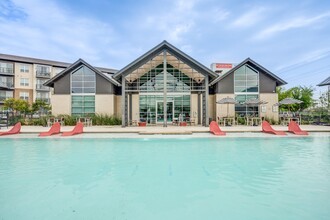 Parkside at Round Rock in Round Rock, TX - Building Photo - Building Photo