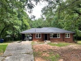2122 Kimberly Rd SW in Atlanta, GA - Building Photo