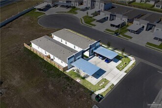 26 N 40th St in McAllen, TX - Building Photo - Building Photo