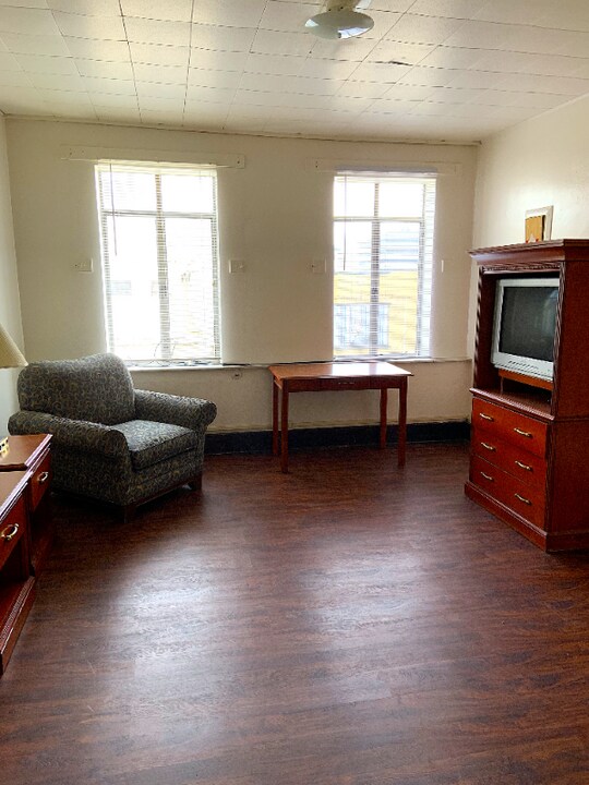 25 W Chestnut St in Washington, PA - Building Photo