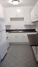 415 E Cedar Ave in Burbank, CA - Building Photo - Building Photo
