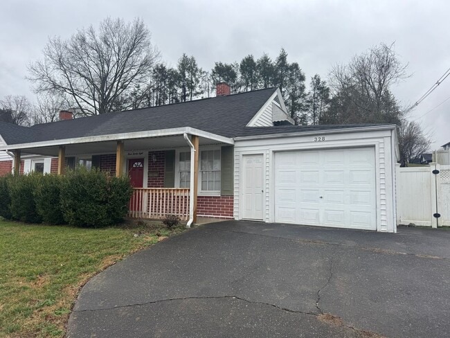 328 Sequoyah Dr in Kingsport, TN - Building Photo - Building Photo