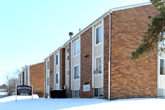 Hillview Apartments in Canton, OH - Foto de edificio - Building Photo