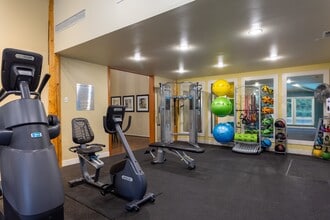 Vue at Kirkland in Kirkland, WA - Building Photo - Interior Photo