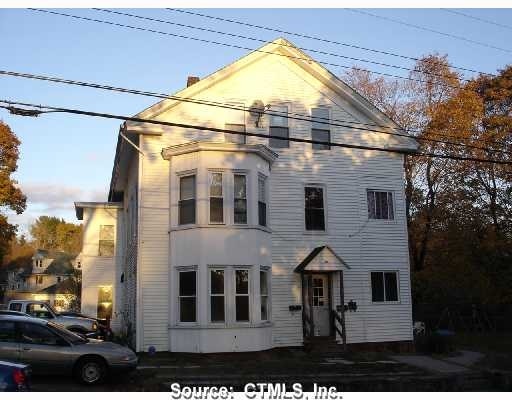 128 S Main in Putnam, CT - Foto de edificio